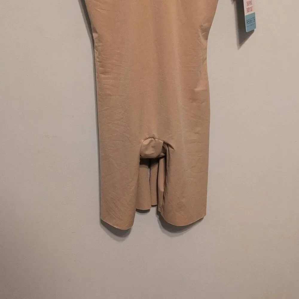 NWT Spanx Assets by Spanx Strapless Cupped Shaping Bodysuit Sz S Nude
